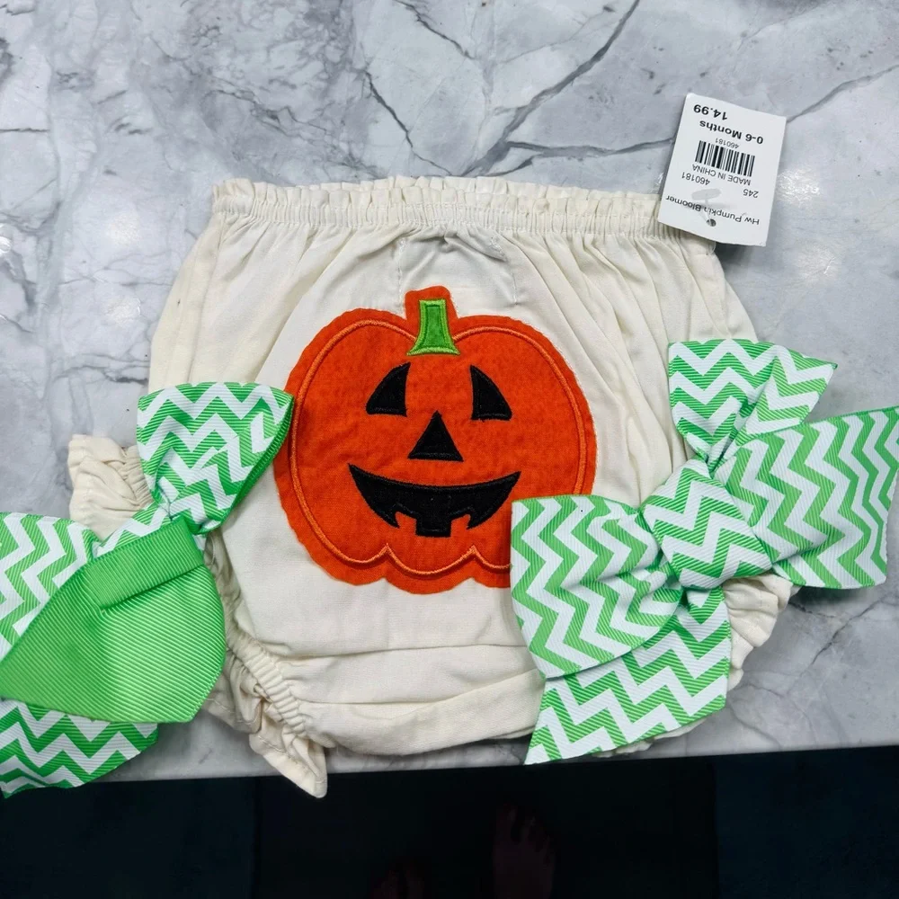 Bundle of bloomers 0-6 months 6-18 months. Never worn. 2 pairs still have tags!